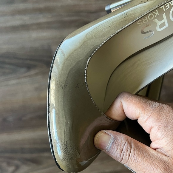 Michael Kors Patent Leather 5-Inch Round Toe Heel - Picture 10 of 10